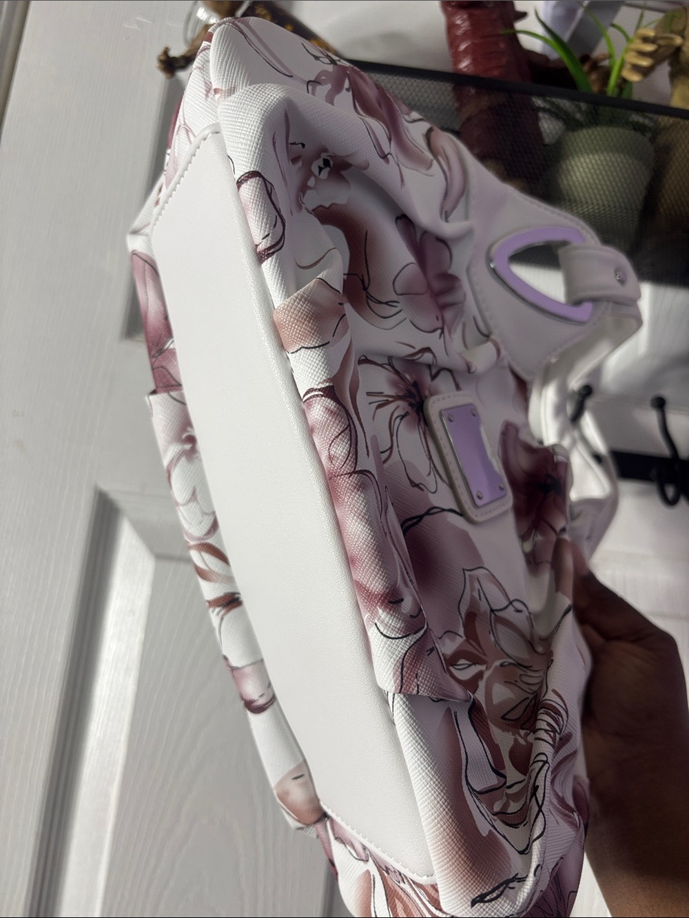 Floral White & Pink Women's Handbag - Picture 4 of 8